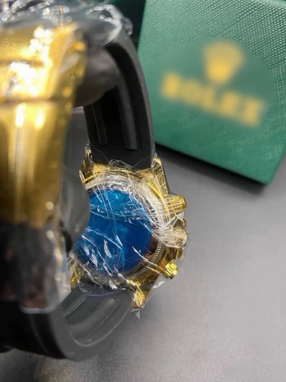 Daytona CosmoGraph Turquoise Dial & Yellow Gold Case *Box Included*